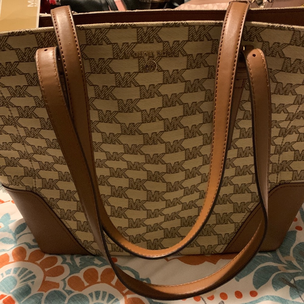 Large tote